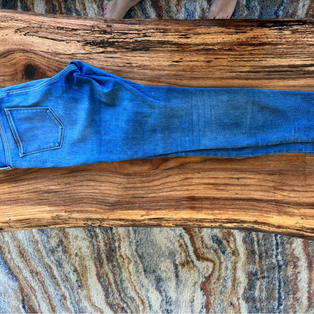 Universal thread jeans